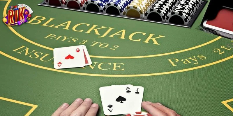 Quá trình so điểm trong cách chơi xì dách càng về cuối bài càng hấp dẫn. 